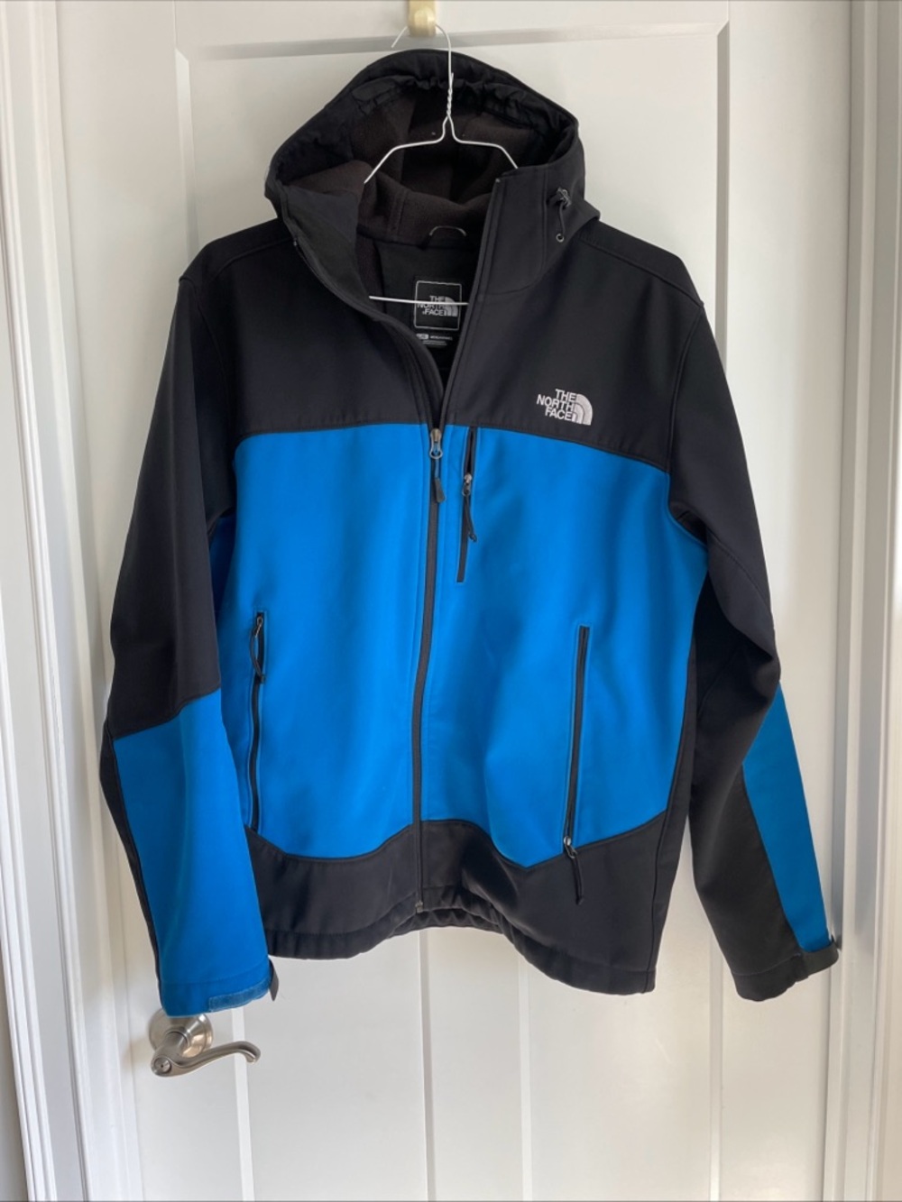 The North Face Men’s Black & Blue Softshell Jacket size Large